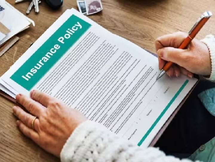 ई-श्रम योजनेचा लाभ फेरीवाला, भाजी विक्रेता, घरकाम करणारी व्यक्ती असे कोणीही घेऊ शकतो.