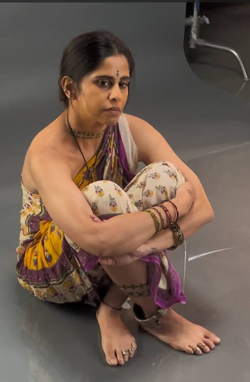 साध्या साडीमध्ये तिचे हे फोटो समोर आले आहेत.