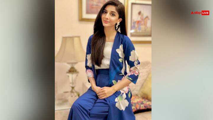 मावरा होकेन (Mawra Hocane) का जन्म 28 सितंबर 1992 में हुआ है. मावरा होकेन की राशि तुला (Libra) है, तुला राशि शांति और सद्भाव को प्राथमिकता देता है. तुला राशि (Libra) के लोग मिलनसार, गुप्त और वफादार होते हैं.