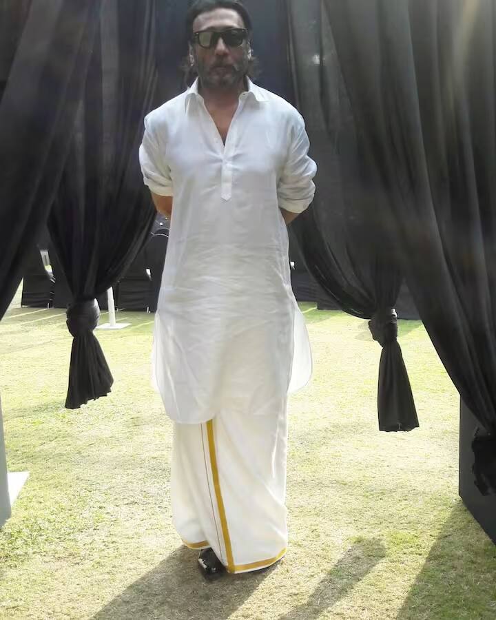 જેકી શ્રોફની પત્નીએ પોતાની પ્રોડક્શન કંપની શરૂ કરી હતી. જેકી શ્રોફ તેના પ્રોડક્શન બૂમ ફ્લોપ થયા પછી ઘણી નાણાકીય સમસ્યાઓનો સામનો કરવા લાગ્યા હતા.