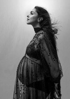 किसी ने पानी में तो किसी ने ट्रांसपेरेंट ड्रेस में फ्लॉन्ट किया बेबी बंप, Deepika से Sonam तक ने मैटरनिटी फोटोशूट से सेट किया फैशन ट्रेड