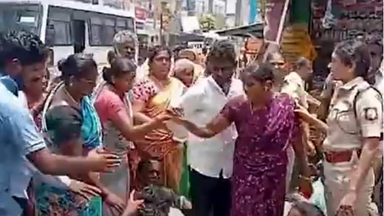 WATCH Woman Aruppukkottai DSP Assaulted By Protesters In Virudhunagar 4 Arrested WATCH: Woman DSP Assaulted By Protesters In Virudhunagar, 4 Arrested