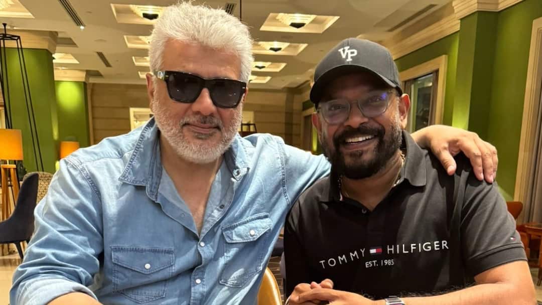 Ajith - Vijay : எல்லாருக்கும் கூப்டு காட்டுனாரு அஜித்...தி கோட் படத்தின் மட்ட பாடலை பார்த்து அஜித் கொடுத்த ரியாக்ஷன் actor Ajith saw the goat Matta song Ajith also showed good bad ugly movie songs says Venkat Prabhu Ajith - Vijay : எல்லாருக்கும் கூப்டு காட்டுனாரு அஜித்...தி கோட் படத்தின் மட்ட பாடலை பார்த்து அஜித் கொடுத்த ரியாக்ஷன்