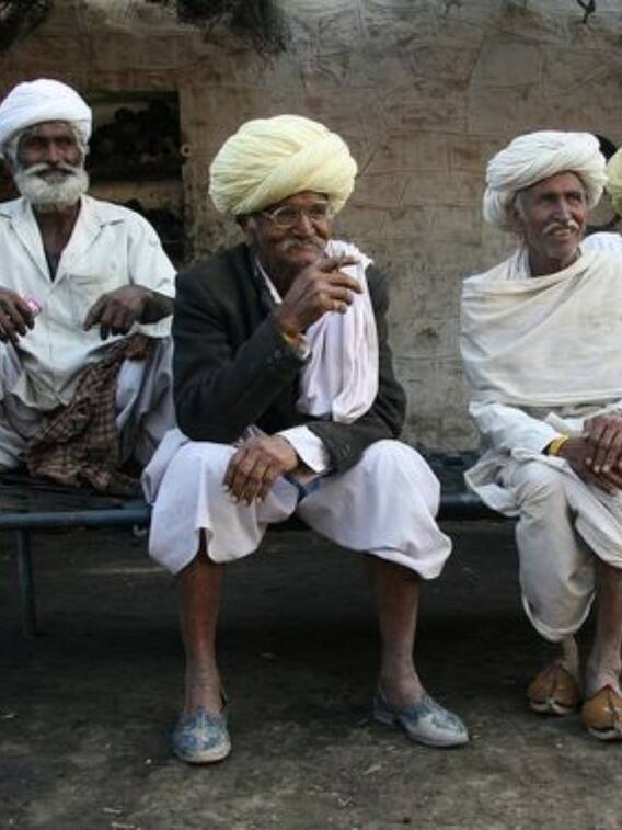 यूपी में कितने लोगों को मिलता है पेंशन? चौंकाने वाले हैं आंकड़े