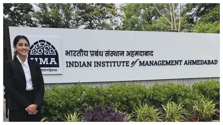 Navya Nanda IIM Ahmedabad Admission Professor Says She Cleared The Cut-Off IIM Ahmedabad Professor Defends Navya Nanda's Admission: 'She, Dammit, Cleared The Cut-Off'