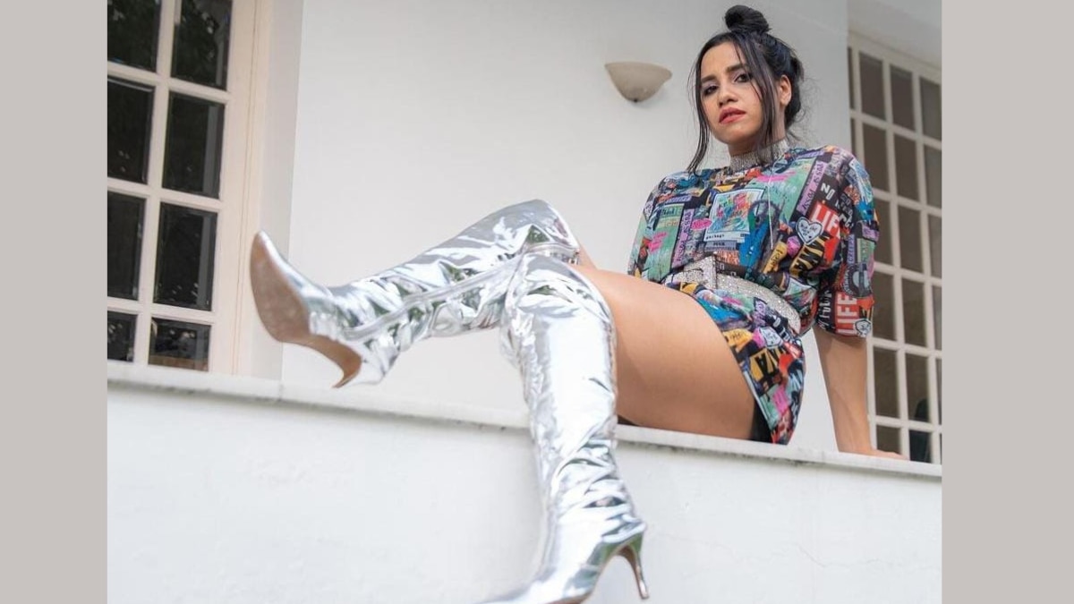 5 Singers Making An Ultimate Fashion Statement With Their Boots