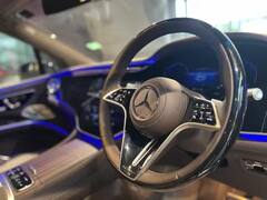 Mercedes Maybach eqs 680 ev : প্লেনের সঙ্গে তুলনা হতে পারে মার্সিডিজের এই গাড়ির, দেখে নিন ছবি