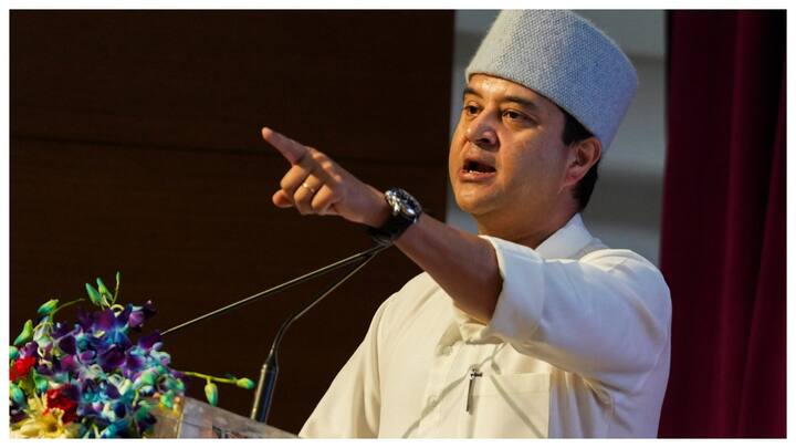 कांग्रेस नेता सचिन पायलट हाल में ही अमर उजाला संवाद कार्यक्रम में हिस्सा लिया था. जहां पर उन्हें सवाल किया गया कि आरपीएन सिंह, जितिन प्रसाद और ज्योतिरादित्य सिंधिया जैसे युवा नेता UPA सरकार में मंत्री थे. इसके बाद ये सभी नेता पार्टी से अलग हो गए. क्या कांग्रेस नेतृत्व अपने युवा नेताओं को संभाल नहीं पाया.