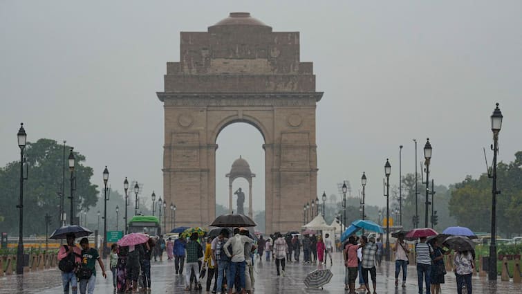 Delhi Weather Heavy Rains Likely To Lash Delhi As IMD Sounds Yellow Alert UP Punjab Haryana North India Delhi Weather: Heavy Rain Likely Today, IMD Sounds Yellow Alert; Check Forecast For This Week