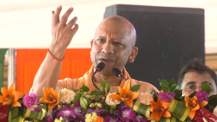 CM Yogi Adityanath launched a big attack on Samajwadi party comments on kannauj nawab singh yadav UP Politics: 'वास्तविक चेहरा कन्नौज का नवाब ब्रांड' सपा पर सीएम योगी आदित्यनाथ ने बोला बड़ा हमला