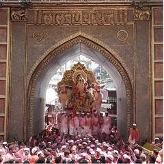 શું તમે પણ આ ગણેશ ચતુર્થી પર સૌથી શ્રેષ્ઠ ગણેશ પંડાલ ના દર્શન કરવા માંગો છો? તો આ છે મુંબઈના સૌથી શ્રેષ્ઠ ગણેશ પંડાલ