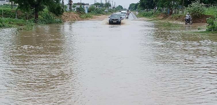 Rainfall in Banaskantha district Peoples houses were flooded in Palanpur  Banaskantha Rain: બનાસકાંઠા જિલ્લામાં મેઘમહેર યથાવત, પાલનપુરમાં લોકોના ઘરમાં ભરાયા પાણી 