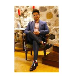 आलीशान बंगला...लैविश लाइफ, फिल्मों में फ्लॉप होकर भी करोड़ों के मालिक हैं विवेक ओबेरॉय, जानें नेटवर्थ