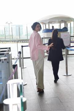 Sobhita Dhulipala: నాగచైతన్యను కలిసేందుకు హైదరాబాద్‌కు శోభిత - ఎయిర్‌పోర్టులో అక్కినేని కోడలు సందడి చూశారా!