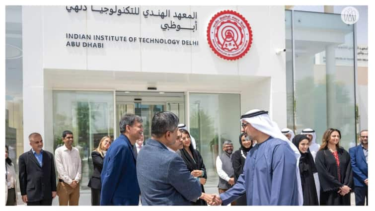 IIT Delhi First Centre in Abu Dhabi Campus Inaugurated First batch has 52 under graduate students अबू धाबी में खुला IIT Delhi का पहला सेंटर, फर्स्ट बैच में 52 स्टूडेंट्स ने लिया एडमिशन