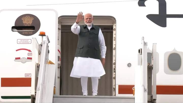 Prime Minister Narendra Modi is going to leave for the East Asian country Brunei today on 3 September. This is going to be the first visit of any Indian PM to Brunei. Diplomatic relations between the two countries have completed 40 years.