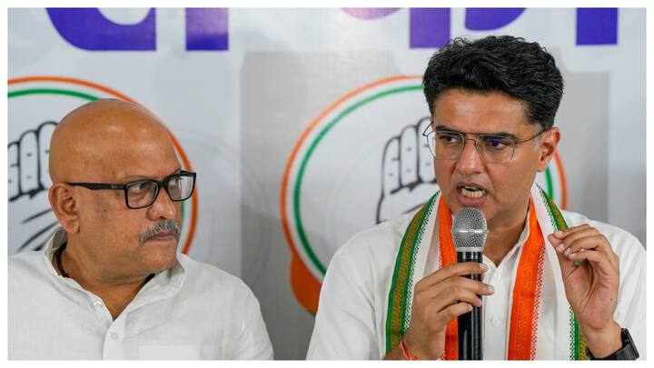 इस दौरान जब उनसे पूछा गया कि वो वो अगले मुख्यमंत्री बनेंगे तो उन्होंने कहा, 'अभी कुछ नहीं कह सकते. मैं भी इस पर कुछ नहीं बोलना चाहता हूं. अभी भी 4 साल बाकि हैं.