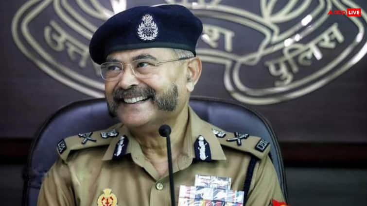 UP Police DGP IPS Prashant Kumar Education Qualification Encounter Specialist DGP Salary and other details IPS Prashant Kumar: यूपी पुलिस के सबसे बड़े अफसर के पास इतनी डिग्रियां, 300 से ज्यादा एनकाउंटर में रहे शामिल