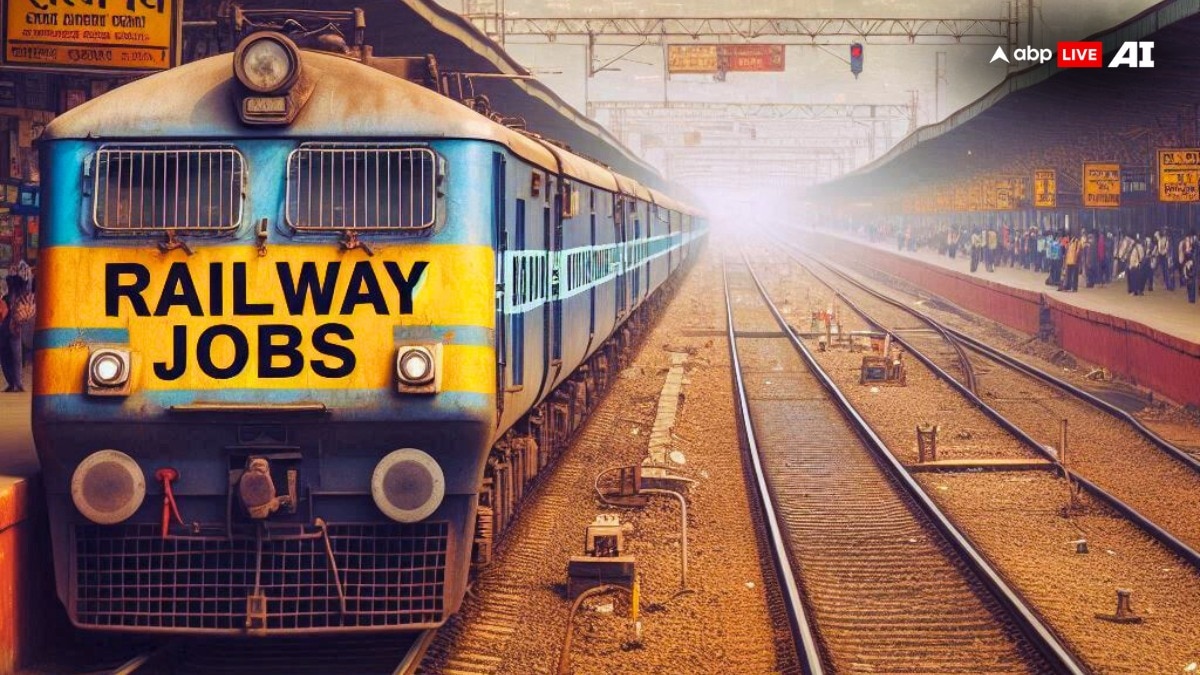 RRB Recruitment: भारतीय रेलवे में निकली 32,438 पदों पर भर्ती, इस दिन शुरू होगी आवेदन प्रोसेस