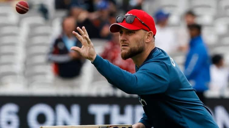 Brendon McCullum England New White Ball Head Coach Replaces Matthew Mott Latest Marathi News    Brendon Mccullum : इंग्रजीची मोठी खेळी; भारत दौऱ्यापूर्वी बदला टी-20 अन् वनडेचा कोच, 'बेझबॉल किंग'कडे दिली धुरा