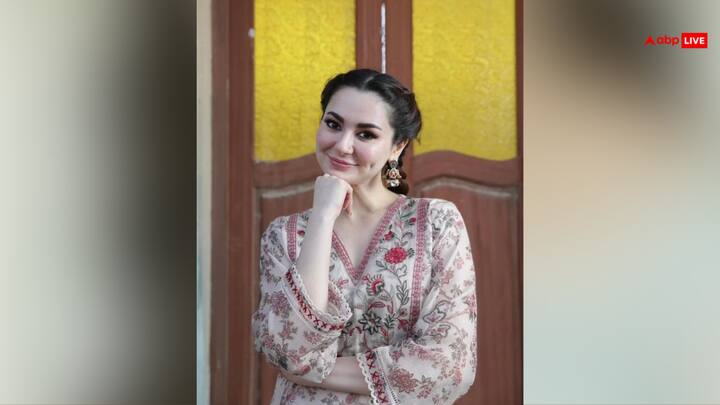 हानिया आमिर (Hania Amir) का जन्म 12 फरवरी 1997 को हुआ था. अपनी जन्मतिथि के मुताबिक उनकी राशि कुंभ (Aquarius) है. हानिया सभी कुंभ राशियों (Aquarius) की तरह हटकर सोचती है. रचनात्मक, भावुक होने के साथ अच्छी दोस्त भी है. कुंभ राशि (Aquarius) के लोग प्यार करने में माहिर होते है. कुंभ राशि को फैशन की समझ होती है.