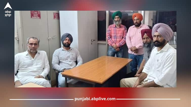 Big news from Chandigarh! Lakha Sidhana and Amitoj Mann were detained in Sector 3 police station Chandigarh News: ਚੰਡੀਗੜ੍ਹ ਤੋਂ ਵੱਡੀ ਖਬਰ! ਲੱਖਾ ਸਿਧਾਣਾ ਤੇ ਅਮਿਤੋਜ ਮਾਨ ਨੂੰ ਸੈਕਟਰ 3 ਦੇ ਥਾਣੇ 'ਚ ਕੀਤਾ ਗਿਆ ਨਜ਼ਰਬੰਦ