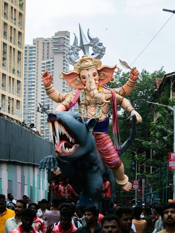घर में कैसे बना सकते हैं मिट्टी की गणेश प्रतिमा