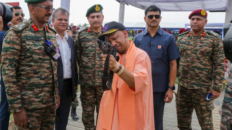 UP CM Yogi Adityanath Inaugurates 3 Day Armed Forces Festival At Lucknow Cantonment UP CM Yogi Adityanath Inaugurates 3-Day Armed Forces Festival At Lucknow Cantonment