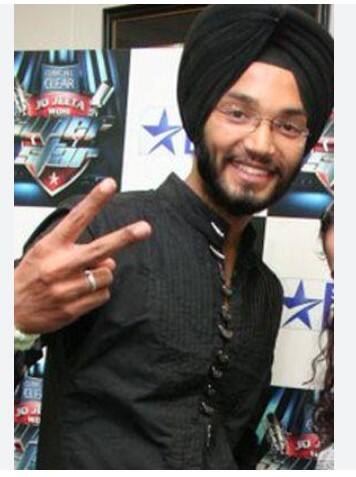 ਮਸ਼ਹੂਰ ਗਾਇਕ ਦੀ ਮੌਤ ਨੂੰ ਲੈ ਖੜ੍ਹੇ ਕਈ ਸਵਾਲ, ਸਿਰ 'ਤੇ ਸੱਟ ਦੇ ਨਿਸ਼ਾਨ...