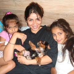 अनन्या पांडे के प्यारे डॉग ‘फज’ का हुआ निधन, 16 साल बाद छूटा साथ, तस्वीरें शेयर कर इमोशनल हुईं एक्ट्रेस