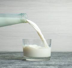 Milk Side Effects : સાવધાન જો  આ રીતે દૂધ પીશો તો આ જીવલેણ રોગનો છે ખતરો, જાણો શું કહે છે એક્સ્પર્ટ