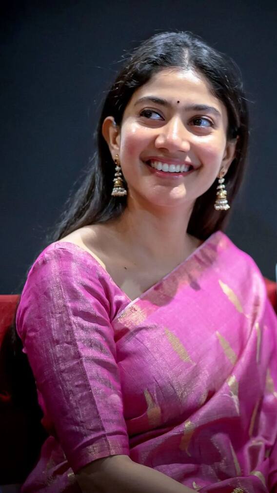 गणेश चतुर्थी के लिए साई पल्लवी के ये साड़ी लुक्स हैं बेस्ट