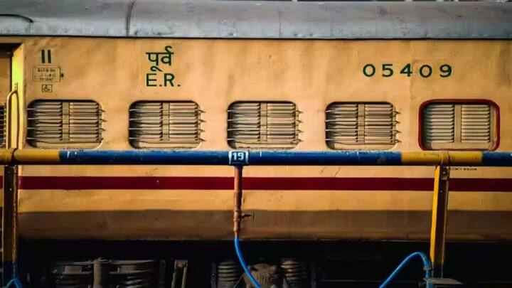 अक्सर लोगों को जब दूर का सफर करना होता है. तो ज्यादातर लोग ट्रेन से सफर करना पसंद करते हैं. ट्रेन के सफर में लोगों को काफी सुविधाएं मिलती हैं.