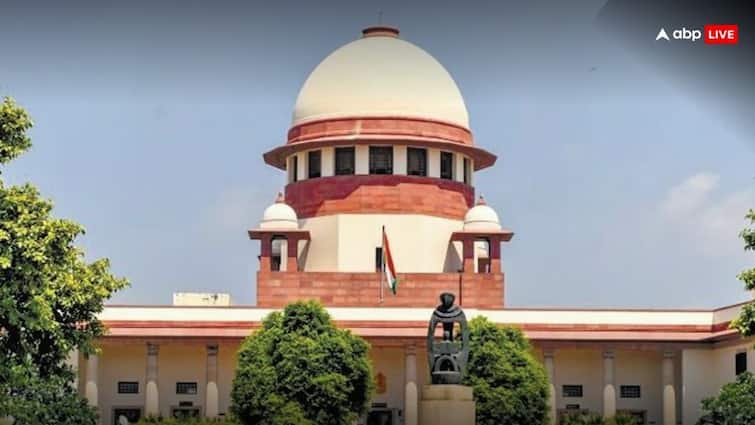 Bulldozer Action Pauses Supreme Court Orders That No Demolition Should Take Place Without Its Permission 'बंद हो महिमामंडन', जमीयत की याचिका पर सुप्रीम कोर्ट से योगी सरकार को बड़ा झटका, बुलडोजर जस्टिस पर ब्रेक