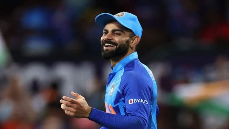 IND vs SL Series cricketer Virat Kohli dance video watch here Watch Video: அண்ணன் வந்தாலே ஆட்டம்தான்! துள்ளல் நடனத்துடன் என்ட்ரி தந்த கிங் கோலி - நீங்களே பாருங்க