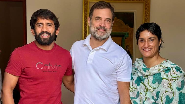 Haryana Assembly Election 2024 Vinesh Phogat Bajrang Punia Meet Rahul Gandhi To Contest Poll On Congress Ticket Vinesh Phogat, Bajrang Punia Meeting Rahul Gandhi Gives Pace To Speculation On Wrestlers' Political Careers