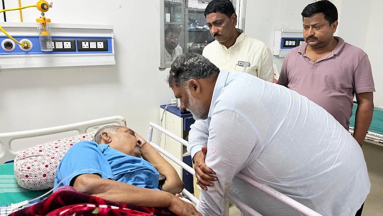 Bihar Health of MP Pappu Yadav Father Deteriorated Admitted in Private Hospital in Purnia ANN सांसद पप्पू यादव के पिता की तबीयत बिगड़ी, पूर्णिया के एक अस्पताल में कराया गया भर्ती