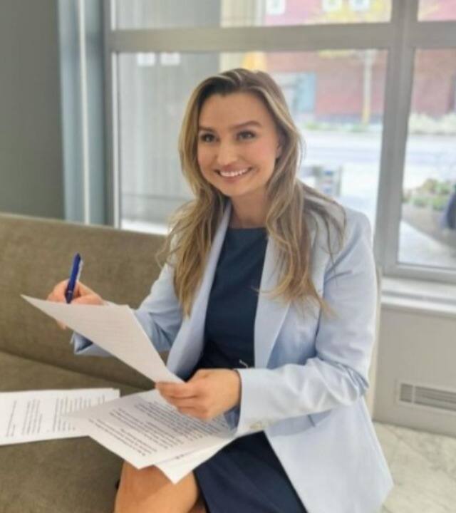 डेप्युटी पीएम एबा बुश ने साफ शब्दों में कहा कि स्वीडन में रह रहे कई लोग इस्लामिक  प्रैक्टिस करते हैं, लेकिन अब इसे खत्म करना पड़ेगा. उन्होंने कहा कि जब ये लोग स्वीडिश संविधान का पालन करेंगे तभी स्वीडन को स्वीडन और यूरोप को यूरोप बने रहने में मदद मिलेगी.