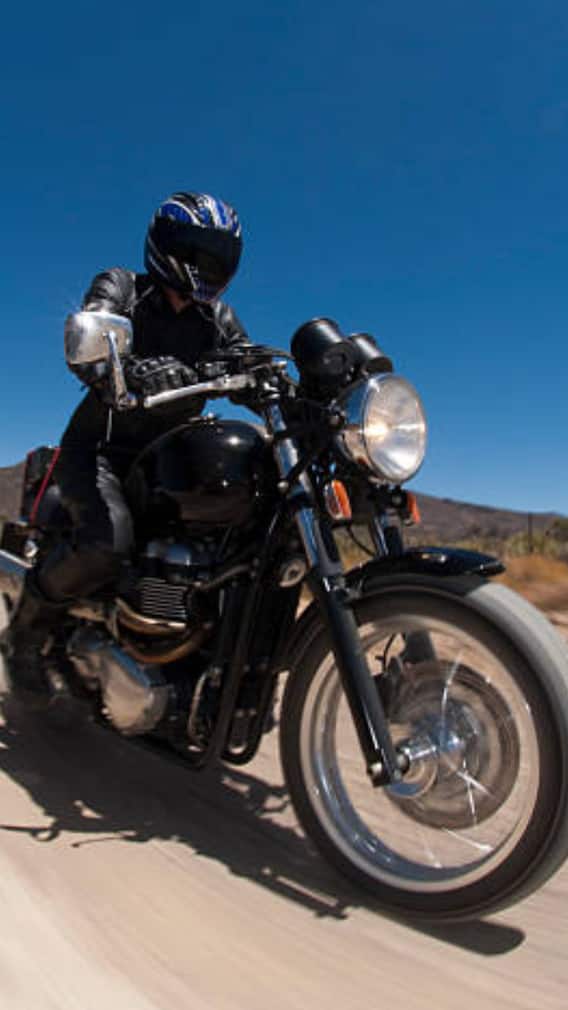 9 करोड़ की लेम्बोर्गिनी से भी तेज दौड़ती हैं ये बाइक