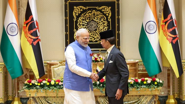 Brunei is important partner in India's Act East Policy and Indo-Pacific vision said PM Modi after meeting with Sultan सुल्तान हसनल बोल्कैया से मुलाकात के बाद पीएम मोदी ने एक्ट ईस्ट पॉलिसी पर कौन सा किया इशारा, जानें