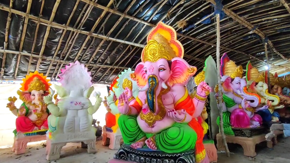 Vinayagar Chaturthi 2024: நெருங்கும் விநாயகர் சதுர்த்தி.. விதவிதமான விநாயகர் சிலைகள் விறுவிறு விற்பனை..