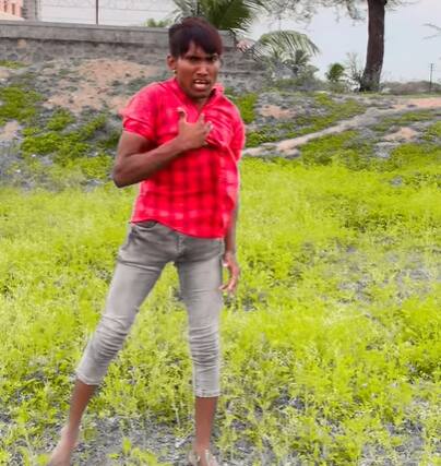 सूरज बारामतीमधल्या एका गावातून बिग बॉसपर्यंत येऊन पोहचला आहे. त्याच्या या प्रवासाविषयी सूरजने बिग बॉसच्या घरात वारंवार भाष्य केलंच आहे.