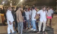 PHOTO : भरधाव कारमुळं दोन लेकरांच्या डोक्यावरुन मायेचं छत्र हिरावलं; अपघातानं संपूर्ण मुंबई शहर हादरलं!