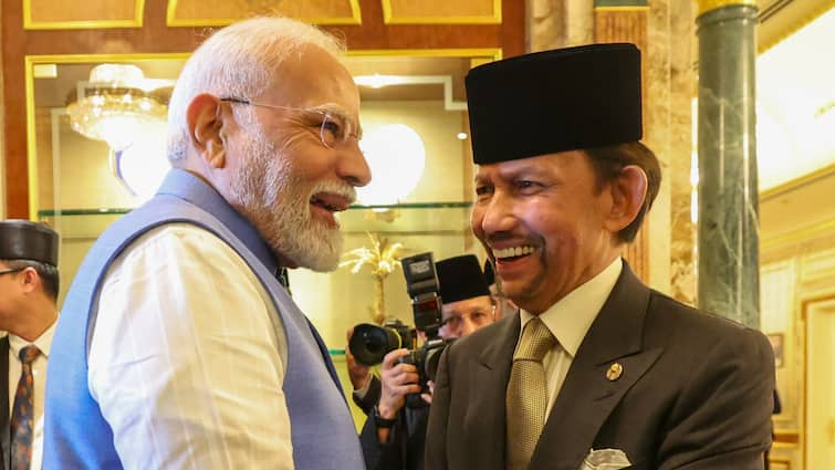 Go to To Iconic Mosque, A Meet-And-Greet With Indian Diaspora — Modi’s Brunei Journey In Pics