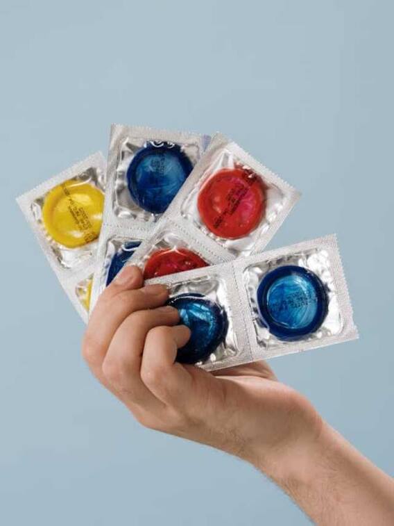 दुनिया में सबसे पहले किसने बनाया था कंडोम?