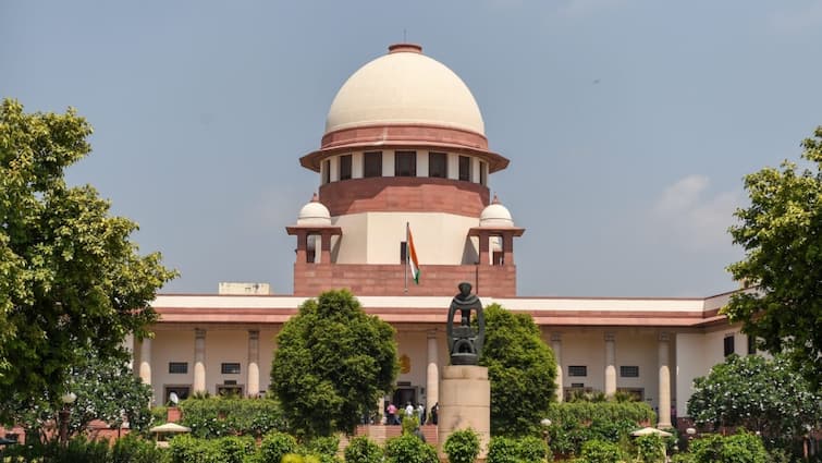 supreme court says no decision on penalty prisoner demands parole '30 વર્ષથી જેલમાં છું, રાજીવ ગાંધીના દોષિતોને છોડી દીધા તો મને કેમ નહીં?', કેદીની વાત સાંભળતાં જ સુપ્રીમ કોર્ટે....