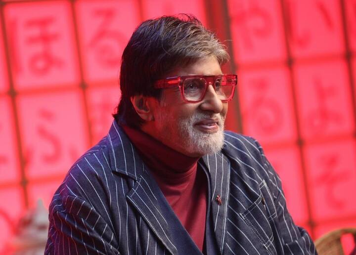 हाल ही में कौन बनेगा करोड़पति 16 के एक लेटेस्ट एपिसोड में अमिताभ ने अपने शुरुआती संघर्ष को याद किया और कहा कि कोलकाता में काम करने के दौरान वह 8 लोगों के साथ एक कमरा शेयर करते थे. उन्होंने कहा था,