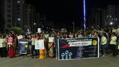 RG Kar Protest : সারা শহরের আলো নিভিয়ে জ্বলল মোমবাতি, RG Kar কাণ্ডে বেনজির প্রতিবাদ রাজ্যজুড়ে..