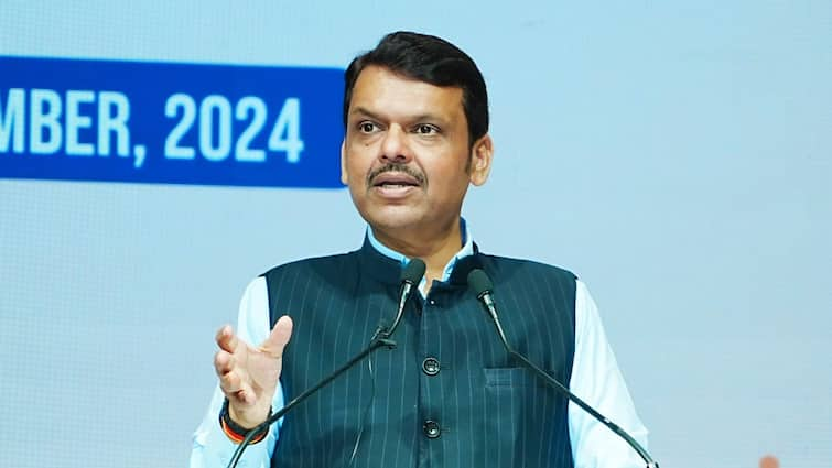 Devendra Fadnavis speech at udgir latur slams Maha vikas Aghadi over mukhyamantri ladki bahin yojana CM Ladki Bahin Yojana Devendra Fadnavis: लाडकी बहीण योजना बंद करण्यासाठी नाना पटोलेंचा निवडणूक प्रमुख हायकोर्टात, देवेंद्र फडणवीस यांचा गंभीर आरोप