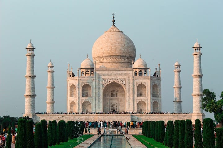 लेकिन ताजमहल को उन्होंने अपने प्रेम को दर्शाने के लिए मुमताज के लिए बनवाया था.